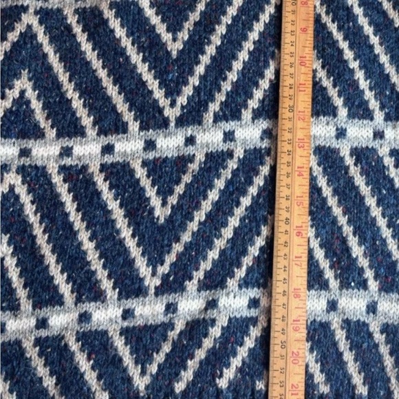 Architect Blue and White Patterned Crewneck Vintage Wool Blend Sweater - Picture 8 of 9
